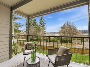 17464 NE 38th Street B202, Redmond WA 98052