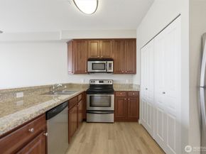 225 Logan Avenue S 281, Renton WA 98057