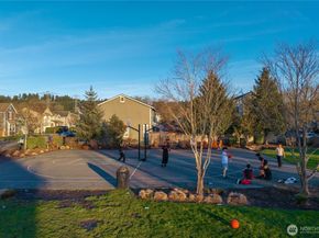 1167 32nd Place NE, Auburn WA 98002