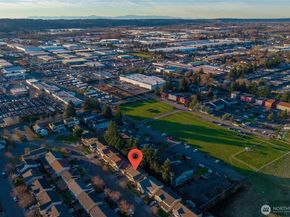 1167 32nd Place NE, Auburn WA 98002