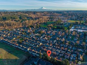 1167 32nd Place NE, Auburn WA 98002