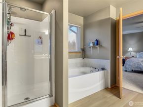 9406 225th Way NE, Redmond WA 98053