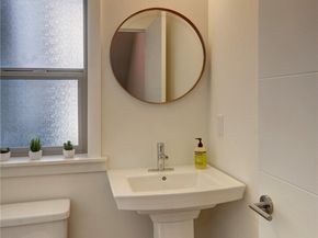 8706 S 42nd Avenue, Seattle WA 98118