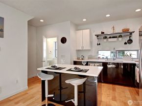 8706 S 42nd Avenue, Seattle WA 98118