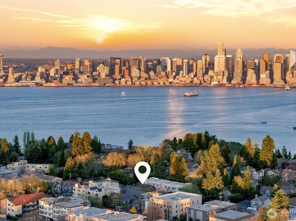 1927 42nd Avenue SW, Seattle WA 98116