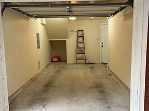 5728 Roosevelt Way NE, Seattle WA 98105