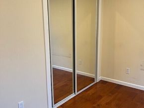 5728 Roosevelt Way NE, Seattle WA 98105