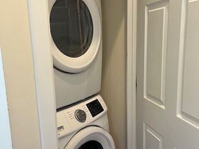 5728 Roosevelt Way NE, Seattle WA 98105