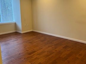 5728 Roosevelt Way NE, Seattle WA 98105