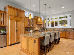 18021 SE 40th Place, Bellevue WA 98008