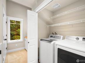 18021 SE 40th Place, Bellevue WA 98008