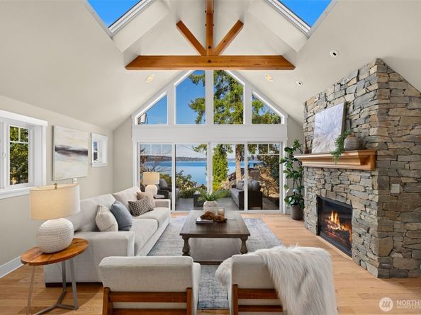 18021 SE 40th Place, Bellevue WA 98008