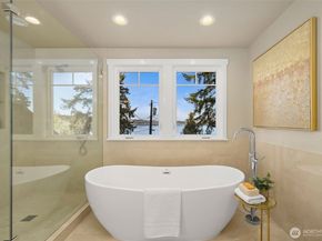 18021 SE 40th Place, Bellevue WA 98008