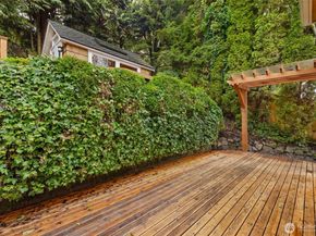 18021 SE 40th Place, Bellevue WA 98008