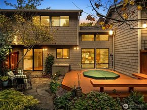 17519 NE 38th Court 9B, Redmond WA 98052