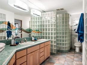 17519 NE 38th Court 9B, Redmond WA 98052