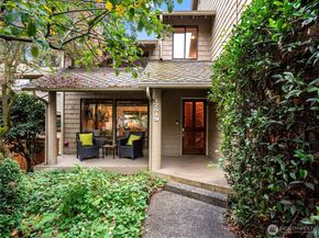 17519 NE 38th Court 9B, Redmond WA 98052