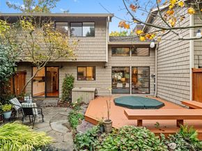 17519 NE 38th Court 9B, Redmond WA 98052