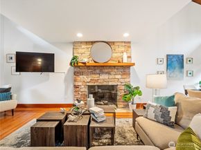 17519 NE 38th Court 9B, Redmond WA 98052