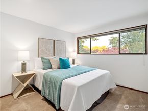 17519 NE 38th Court 9B, Redmond WA 98052