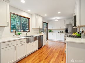 17519 NE 38th Court 9B, Redmond WA 98052