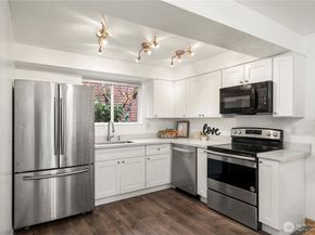 1733 157th Avenue NE E102, Bellevue WA 98008