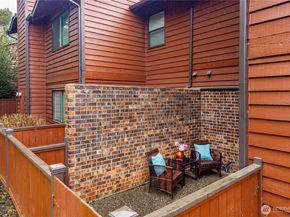 1733 157th Avenue NE E102, Bellevue WA 98008