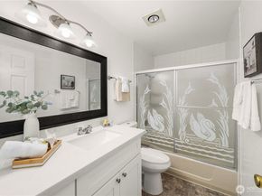 1733 157th Avenue NE E102, Bellevue WA 98008