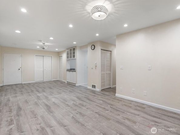 14605 34th Street NE h19, Bellevue WA 98007