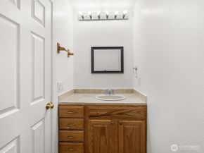 14605 34th Street NE h19, Bellevue WA 98007