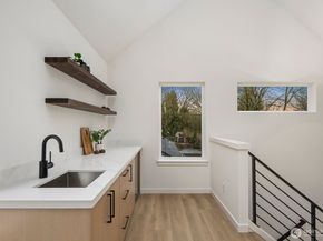 806 C S Rose Street, Seattle WA 98108