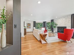 411 W Lake Sammamish Parkway NE, Bellevue WA 98008