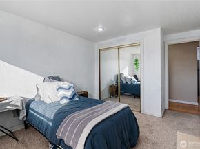 813 S 227th Place 5, Des Moines WA 98198