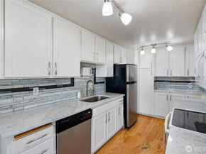 813 S 227th Place 5, Des Moines WA 98198