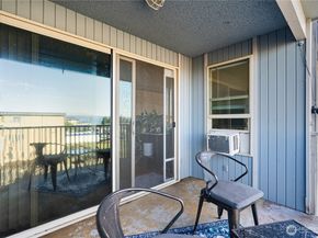 813 S 227th Place 5, Des Moines WA 98198