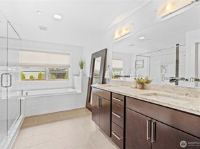 2414 Garden Court N, Renton WA 98056