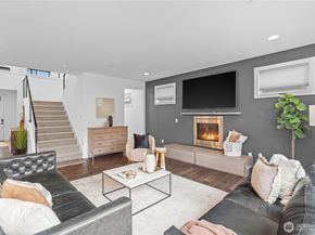 2414 Garden Court N, Renton WA 98056