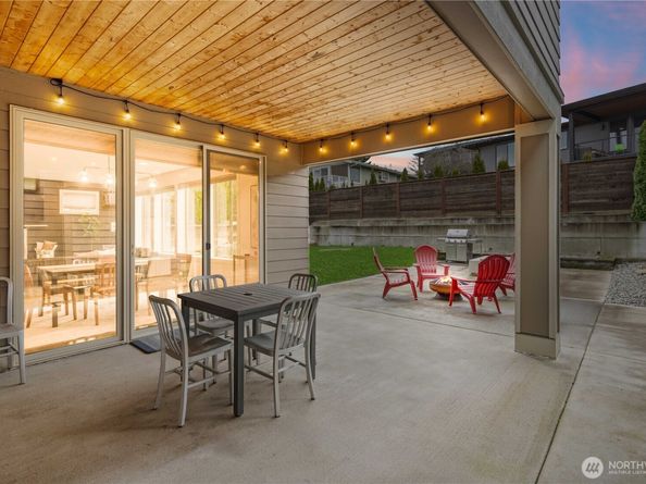 2414 Garden Court N, Renton WA 98056