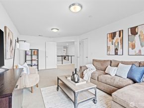 2414 Garden Court N, Renton WA 98056