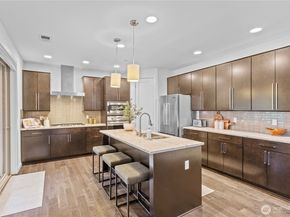 2414 Garden Court N, Renton WA 98056