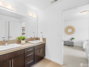 2414 Garden Court N, Renton WA 98056