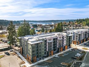 6949 NE 184th Lane 412, Kenmore WA 98028