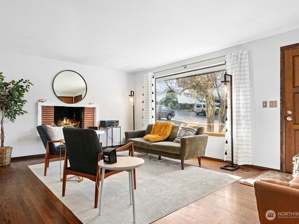 10034 3rd Avenue SW, Seattle WA 98146