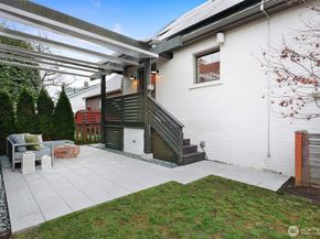 7060 Dibble Avenue NW, Seattle WA 98117