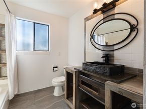 19409 56th Avenue W 201, Lynnwood WA 98036