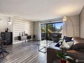 19409 56th Avenue W 201, Lynnwood WA 98036