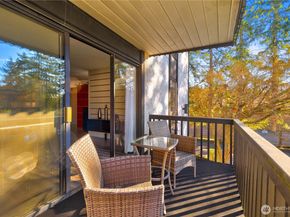 19409 56th Avenue W 201, Lynnwood WA 98036