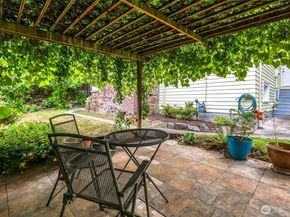 2463 26th Avenue E, Seattle WA 98112