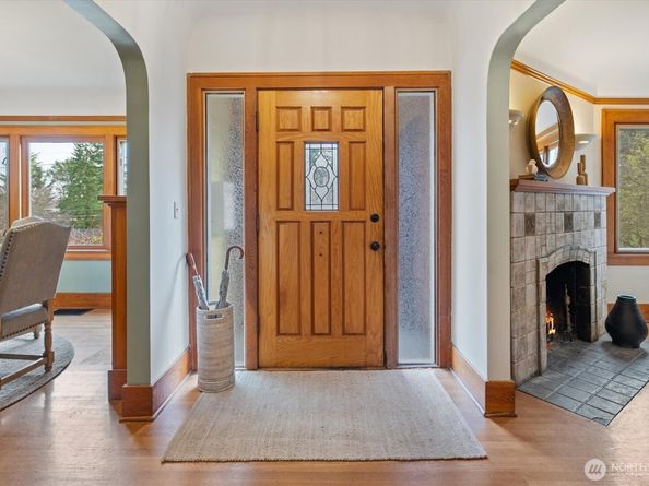 2463 26th Avenue E, Seattle WA 98112