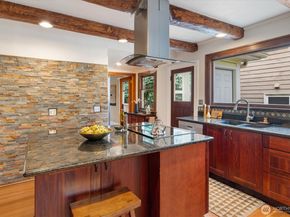 2463 26th Avenue E, Seattle WA 98112